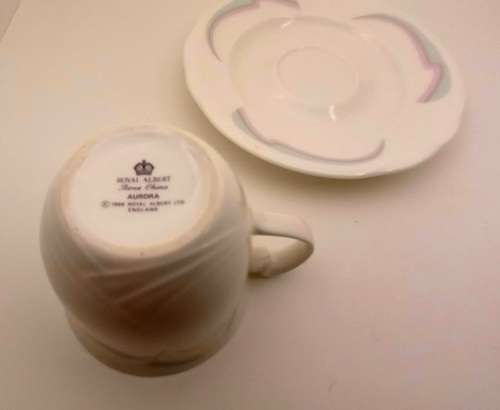 Vintage 1986 Royal Albert Bone China HORIZONS Aurora series Tea Duo -(Cup is chipped)