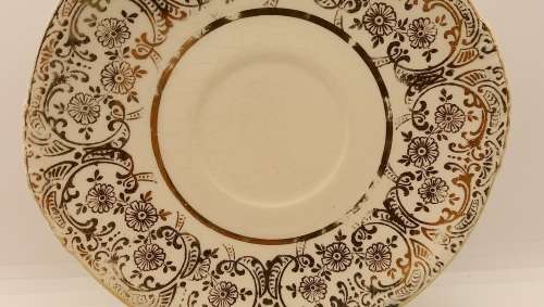 Vintage saucer The Paden City Pottery U.S.A Royal China warranted 22 Kt Gold trim