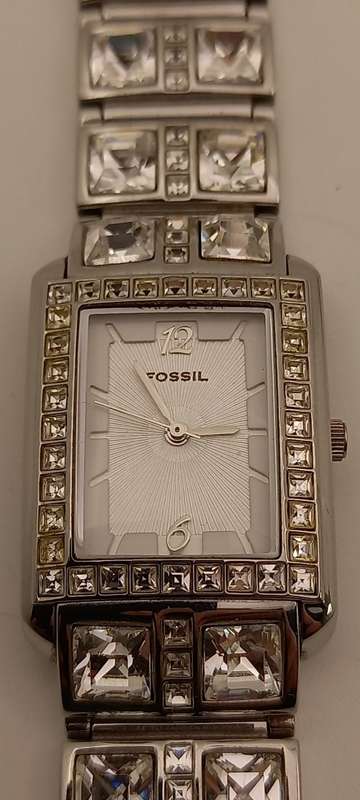 Pre-owned Ladies F2 Fossil ES-1512 110804  watch with original strap- WORKING and in great condition