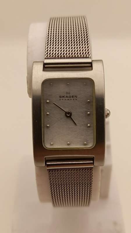 Pre-owned Ladies SKAGEN Denmark Design Quartz watch with Japan movement - working