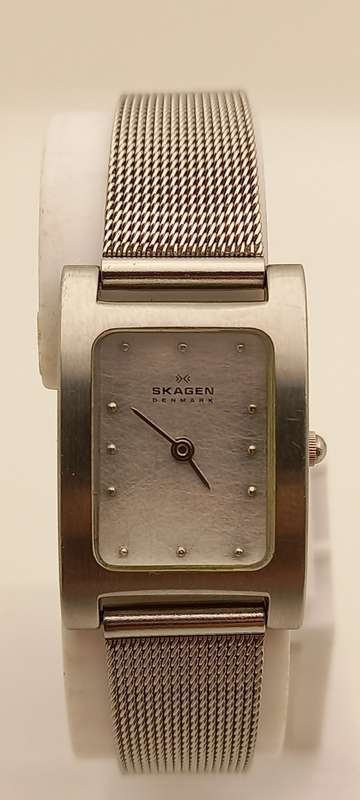 Pre-owned Ladies SKAGEN Denmark Design Quartz watch with Japan movement - working