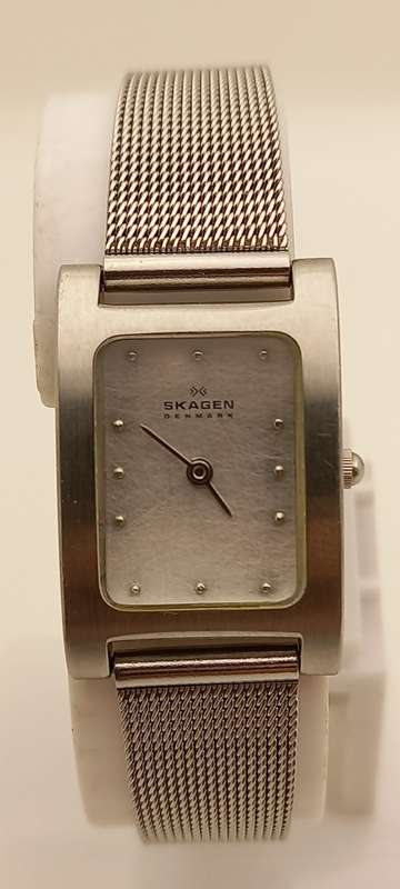 Pre-owned Ladies SKAGEN Denmark Design Quartz watch with Japan movement - working