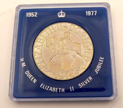 1952-1977 H.M Queen Elizabeth II Silver Jubilee Proof crown in perspex holder