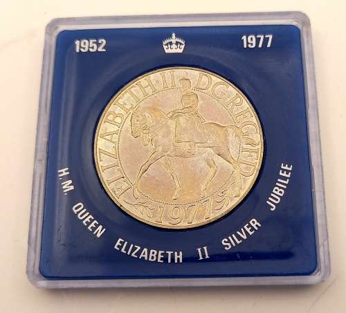 1952-1977 H.M Queen Elizabeth II Silver Jubilee Proof crown in perspex holder