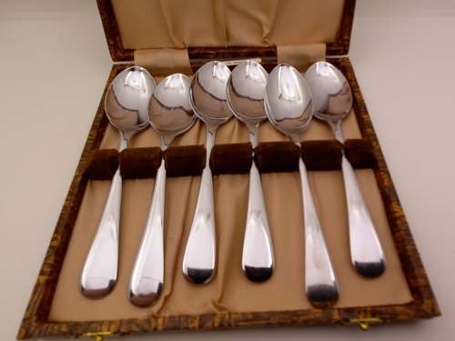 6 Vintage Chrome Plate -EPNS Tea Spoons in Original box Made in Sheffield England