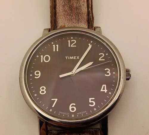 Pre-owned Vintage TIMEX Indiglo Quartz watch working with new lithium battery leather strap