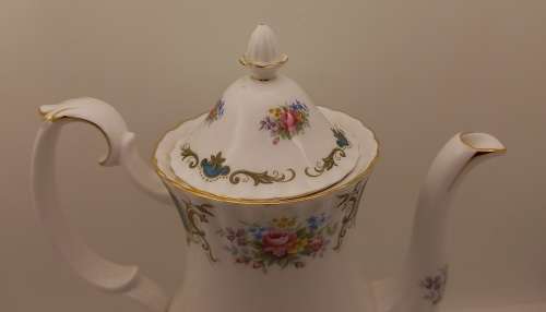 Vintage Royal Albert Berkeley Coffee pot (No Damage)