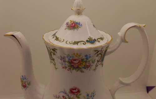 Vintage Royal Albert Berkeley Coffee pot (No Damage)