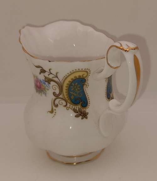 Vintage Royal Albert Berkeley coffee Creamer 90x110x70mm (Hairline Crack )