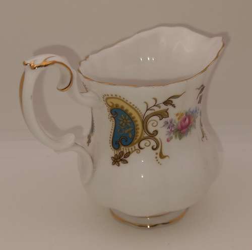 Vintage Royal Albert Berkeley coffee Creamer 90x110x70mm (Hairline Crack )