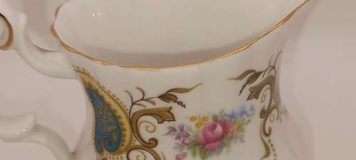 Vintage Royal Albert Berkeley coffee Creamer 90x110x70mm (Hairline Crack )