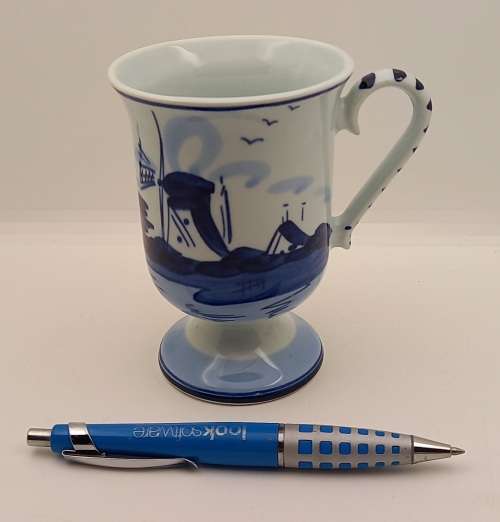 Delfts Blauw Jug Hand Painted in Holland 110x108x82mm