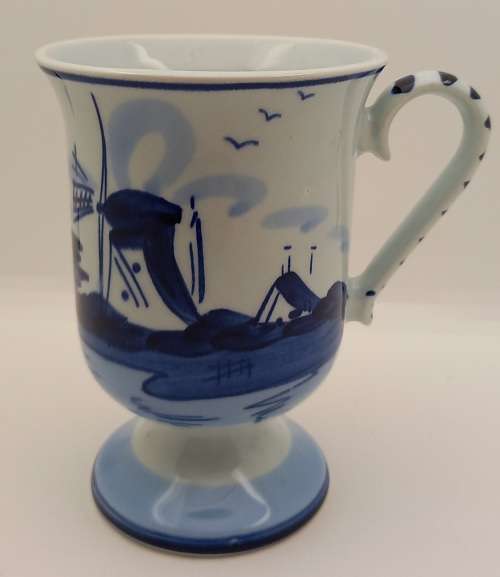 Delfts Blauw Jug Hand Painted in Holland 110x108x82mm
