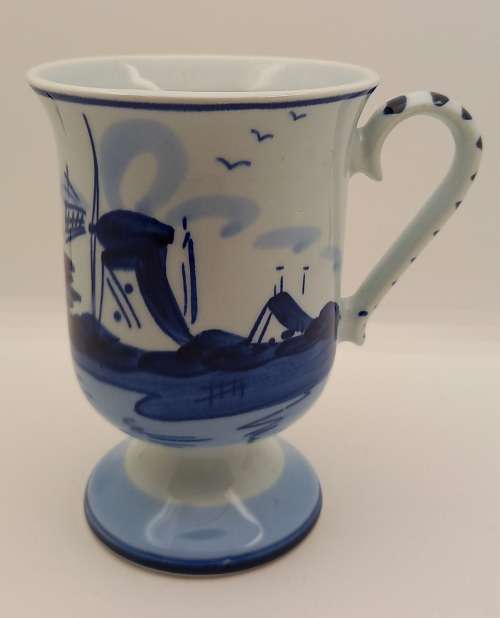 Delfts Blauw Jug Hand Painted in Holland 110x108x82mm