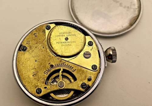 1960's  Magnetic Westclox Auto-watch (Dashboard Watch) made Canada Working (Lens broken)