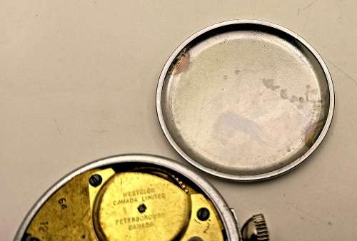 1960's  Magnetic Westclox Auto-watch (Dashboard Watch) made Canada Working (Lens broken)