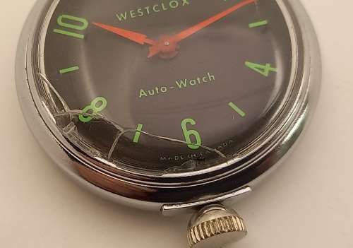 1960's  Magnetic Westclox Auto-watch (Dashboard Watch) made Canada Working (Lens broken)