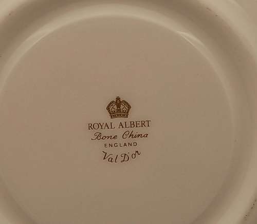 Vintage Royal Albert Val D'or -Soup Coupe Saucer 158mm