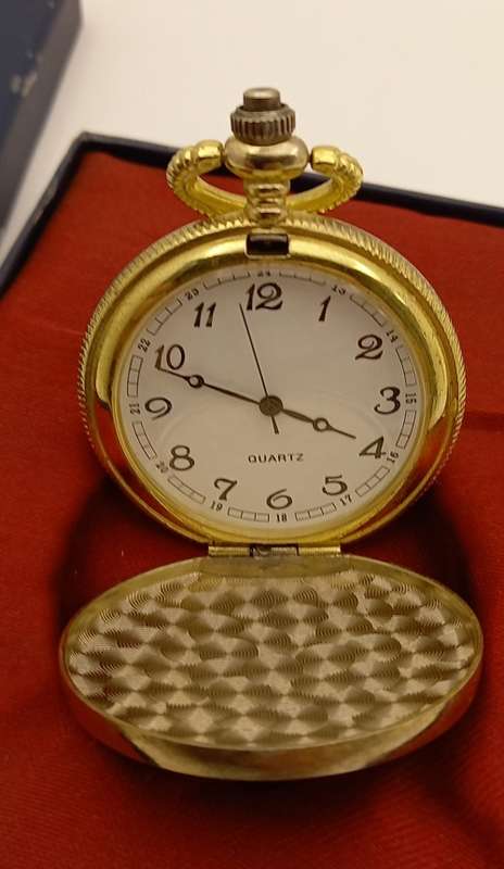 Vintage style Quartz Pocket watch from the Hachette pocket watch collection -Working