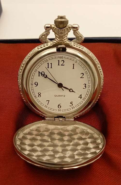 Vintage style Quartz Pocket watch from the Hachette pocket watch collection -Working