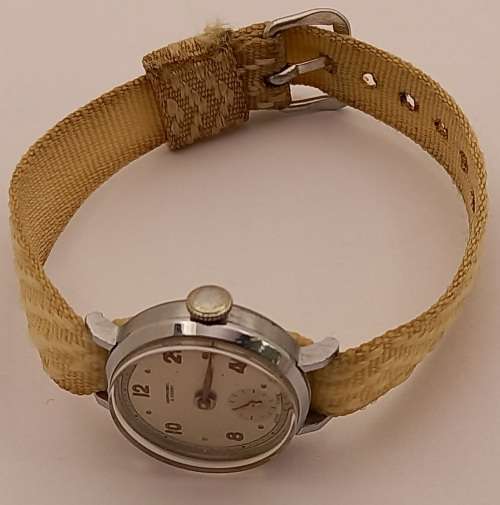 Vintage Carmichael & Evans Swiss Made Ladies watch Mechanical -Working 21x26mm