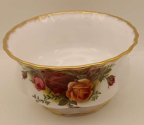 Vintage Royal Albert `OLD COUNTRY ROSES`  Sugar Bowl  60x111mm