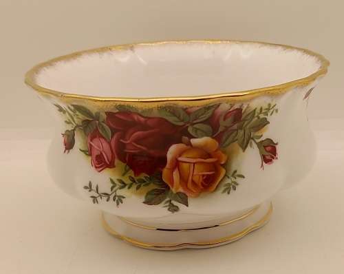 Vintage Royal Albert `OLD COUNTRY ROSES`  Sugar Bowl  60x111mm