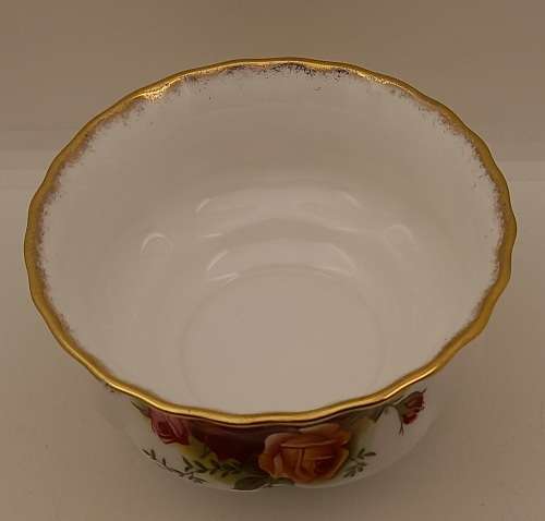 Vintage Royal Albert `OLD COUNTRY ROSES`  Sugar Bowl  60x111mm