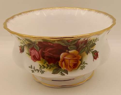 Vintage Royal Albert `OLD COUNTRY ROSES`  Sugar Bowl  60x111mm