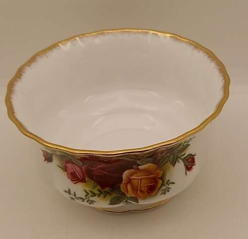 Vintage Royal Albert `OLD COUNTRY ROSES`  Sugar Bowl  60x111mm