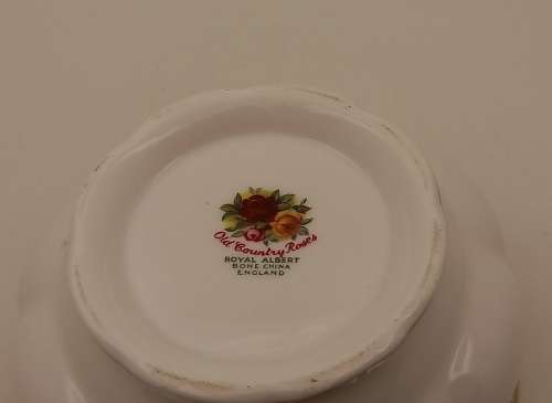 Vintage Royal Albert `OLD COUNTRY ROSES`  Sugar Bowl  60x111mm