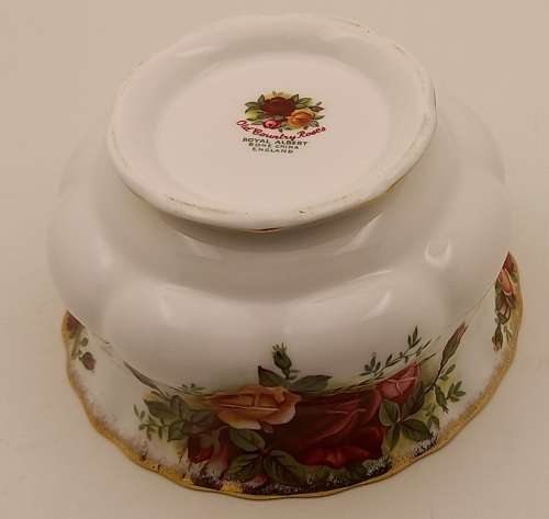 Vintage Royal Albert `OLD COUNTRY ROSES`  Sugar Bowl  60x111mm