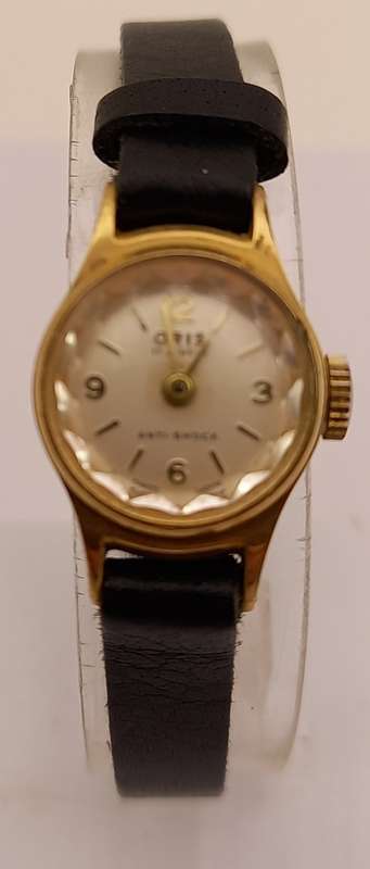 Vintage Ladies Oris Mechanical watch 17 Jewels -Not Working