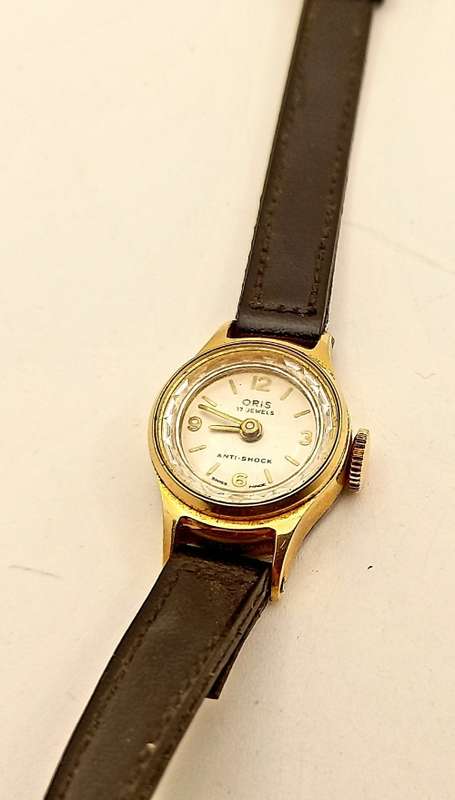 Vintage Ladies Oris Mechanical watch 17 Jewels - Working with leather strap