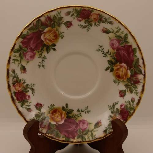 Vintage Royal Albert "OLD COUNTRY ROSES"  Saucer 140mm