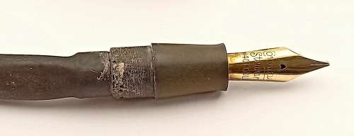 Vintage 1950's Conway Stewart 84 Black Fountain Pen 14kt gold nib .. see photos