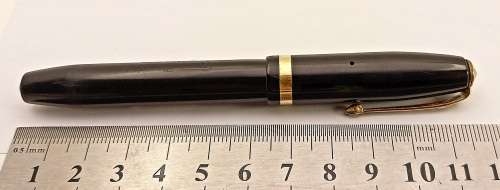 Vintage 1950's Conway Stewart 84 Black Fountain Pen 14kt gold nib .. see photos