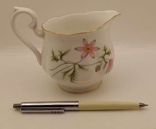 Vintage RICHMOND `WILD ANEMONE` Bone China Creamer Made in England(Hairline Crack)
