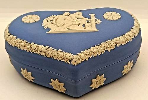 Vintage Blue `Wedgwood` Jasperware Trinket Box with Lid  45x130x95mm