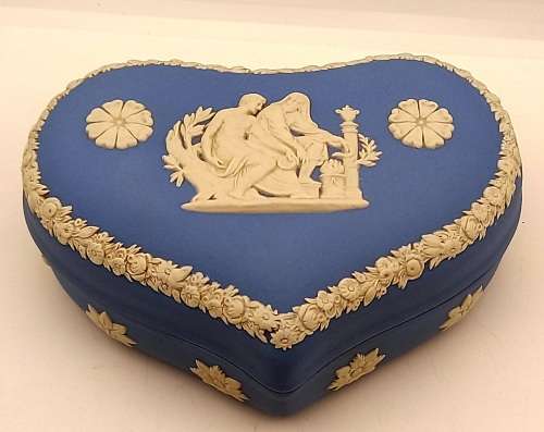 Vintage Blue `Wedgwood` Jasperware Trinket Box with Lid  45x130x95mm