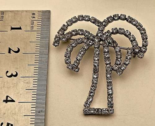 Vintage ASFOUR Diamond Crystal PBo 30% Brooch 38x37mm