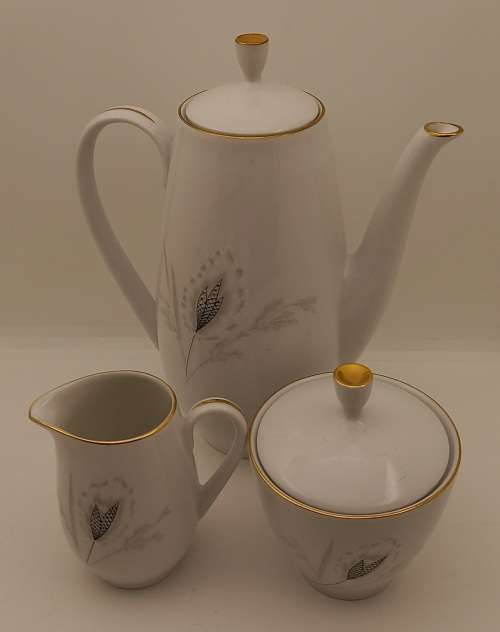 17pc Vintage Bavaria Hertel Jacob Porcelain Coffee set in Original Packaging West Germany