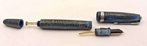 1930s Vintage PARKER VACUMATIC FOUNTAIN PEN with 14k 358 GOLD nib (Nib bended)
