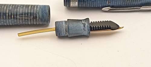 1930s Vintage PARKER VACUMATIC FOUNTAIN PEN with 14k 358 GOLD nib (Nib bended)