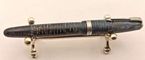 1930s Vintage PARKER VACUMATIC FOUNTAIN PEN with 14k 358 GOLD nib (Nib bended)