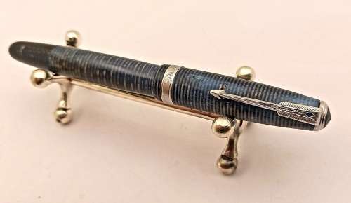 1930s Vintage PARKER VACUMATIC FOUNTAIN PEN with 14k 358 GOLD nib (Nib bended)