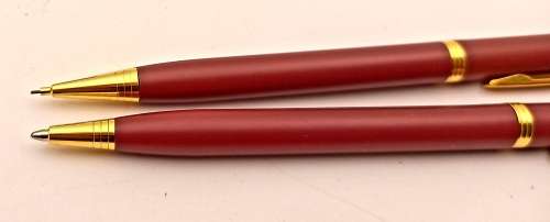 Pre-0wned Unused No-name -Pen and Pencil Gift set -- Ink still OK