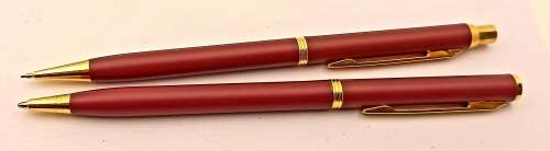 Pre-0wned Unused No-name -Pen and Pencil Gift set -- Ink still OK