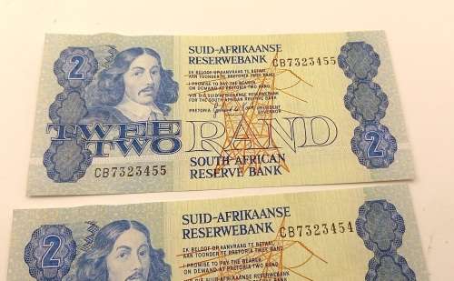 2 x 1984 South Africa GPC de Kock  R2 Notes -UNCIRCULATED with consecutive numbers