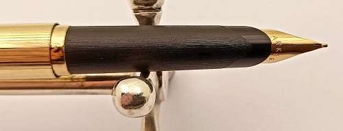 Vintage1980`s Parker Arrow(Rolled Gold -Plated) Fountain Pen -No Cartridge